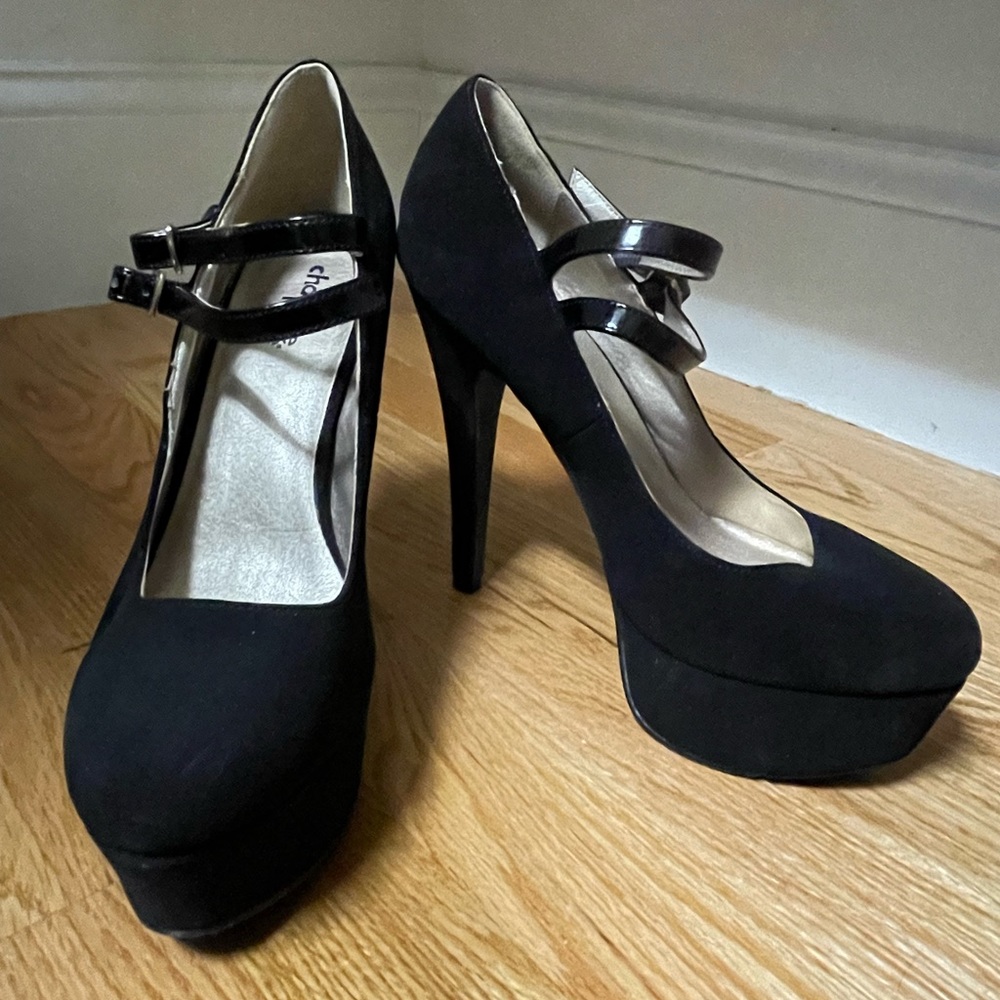 Charlotte Russe NEW NEVER WORN size 7 black suede pumps